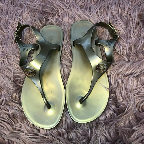 Micheal Kors Gold Sandals - Picture 1 of 3